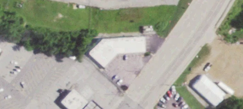 Retail Building with 8,900 SF