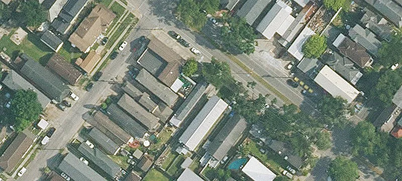 Corner-Lot Duplex with Separate Unit