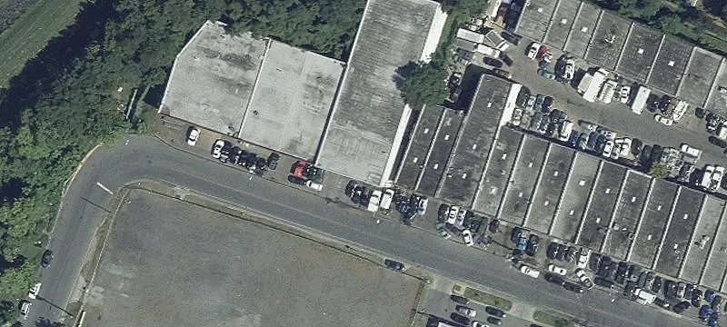 Column-Free Warehouse with Mezzanine