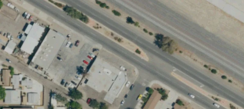 Multi-Tenant Automotive Property