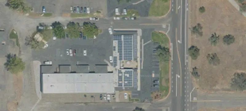 High-Exposure Flex Office Warehouse