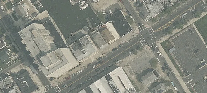 Mixed-Use Bayfront Building with Storefront