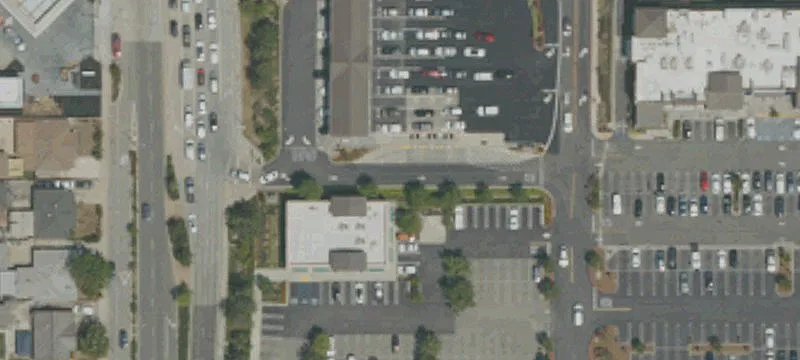 Restaurant End Cap with Patio