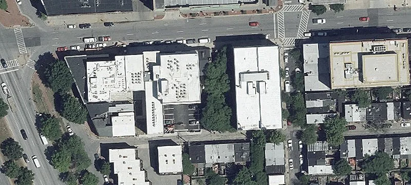 High-Exposure Retail Building