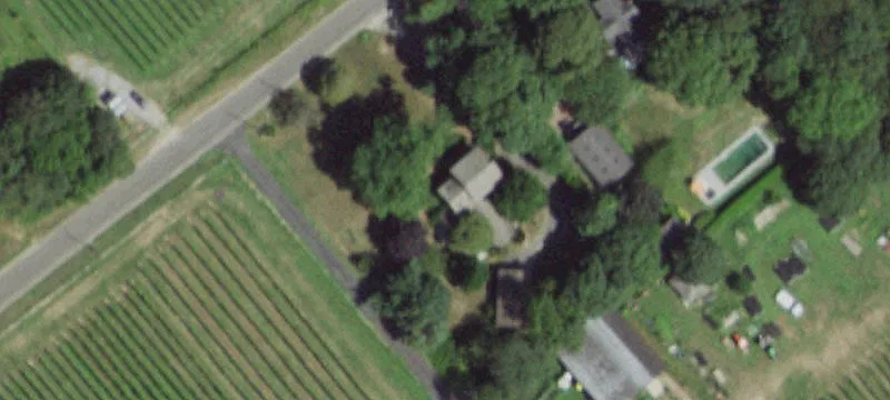 Vineyard with Road-Front Rights Parcel