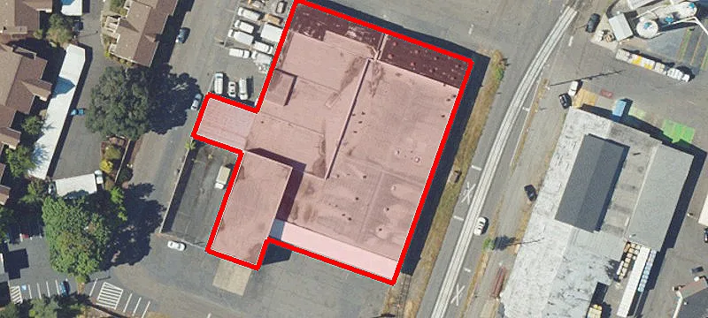 Warehouse with Fenced Yard