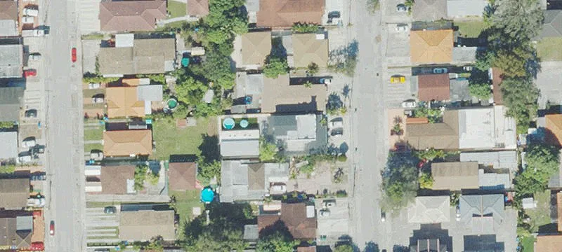 Updated Triplex with Detached Unit
