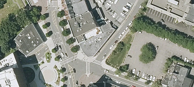 Corner Mixed-Use Restaurant Office