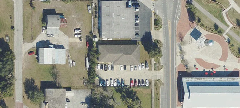 Multifunction Office and Studio Building