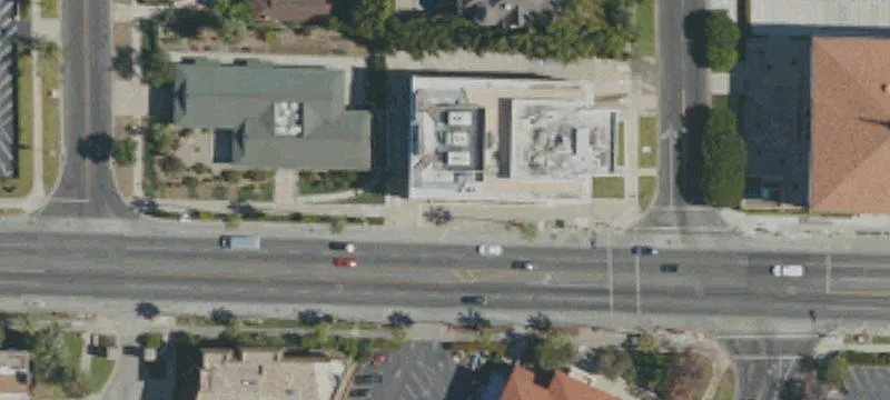 Customized Office Building with Roof Deck