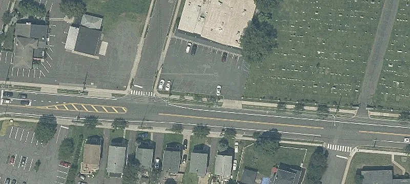 Spacious Strip Mall Retail Unit