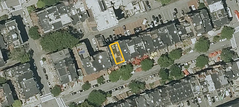 Brownstone Garden-Level Studio