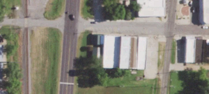 Retail and Office Building with Storage