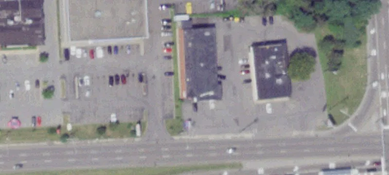 Retail Building Near Bruegger's