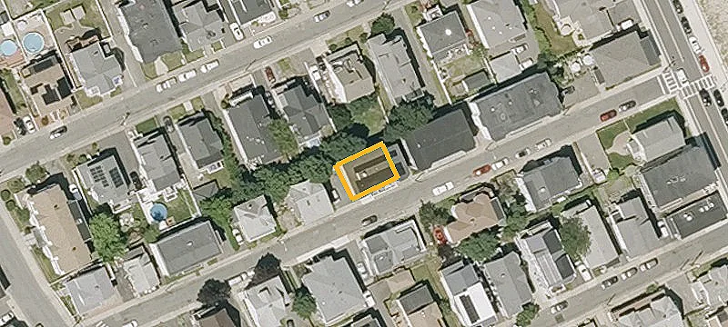 Second-Floor Apartment for Lease