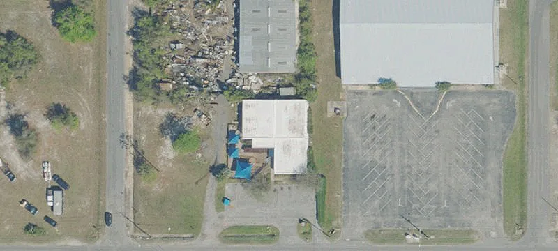 Flexible Commercial Facility with Playground