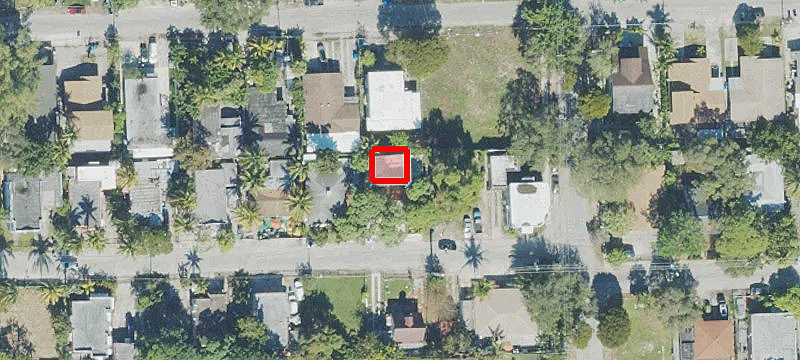 1BR/1BA Unit in Gated Building