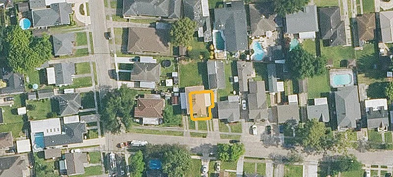 Three-Bedroom Duplex with Covered Parking