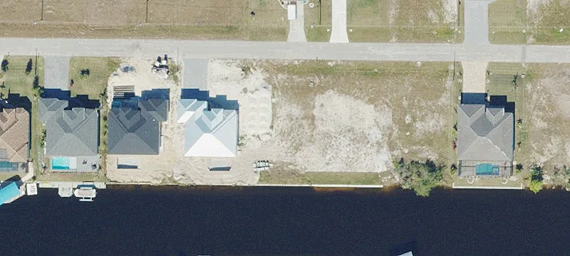 Southern-Exposure Waterfront Lot