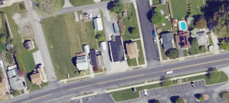 Commercial Zoned Lots with Retail Garage