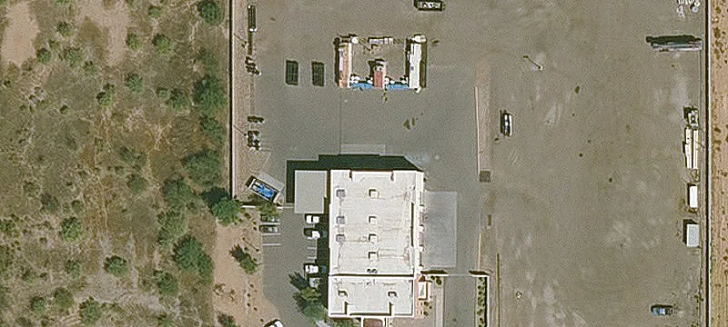 Office-Warehouse Facility with Secure Yard