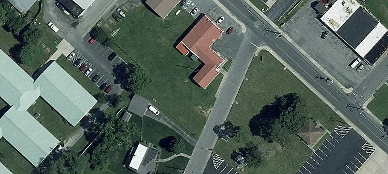 Corner Retail Building with Multiple Entrances
