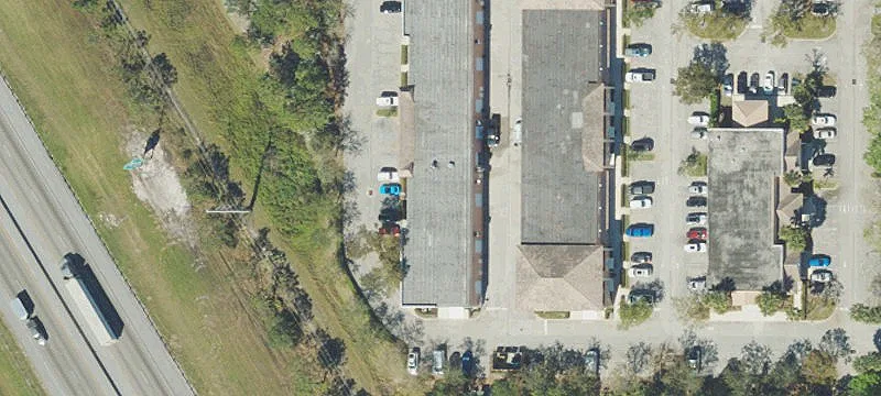 Air-Conditioned Warehouse with Overhead Door