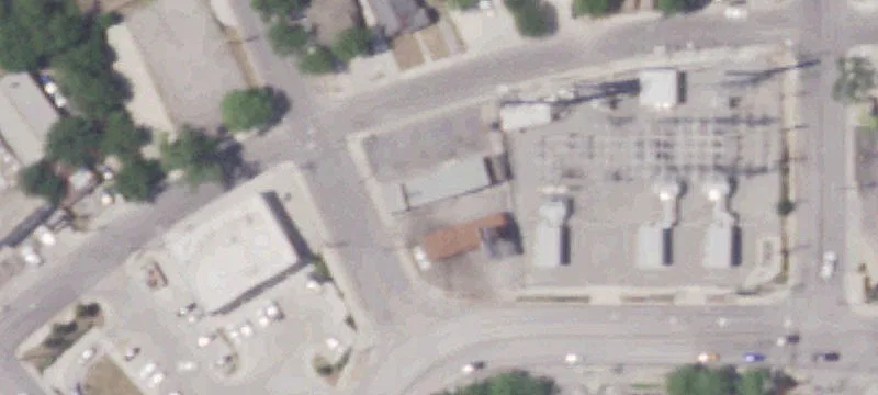 Self-Serve Car Wash with Apartment