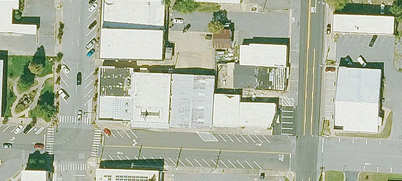 Single-Tenant Restaurant Building