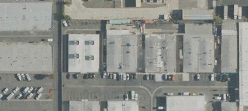Freestanding Industrial Building with 3 GL Doors