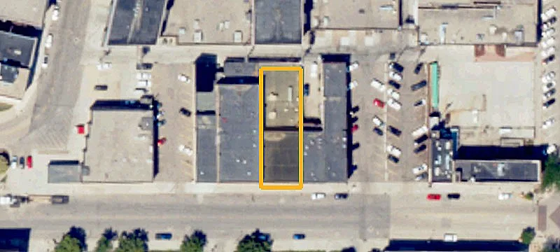 Mixed-Use Restaurant and Apartments