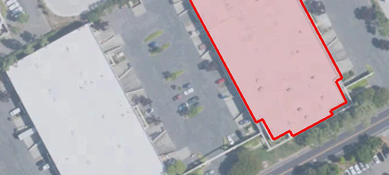 Warehouse Building on 7.43 Acres