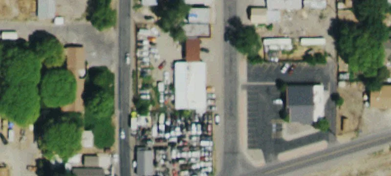 Auto Repair and Retail Bay Building