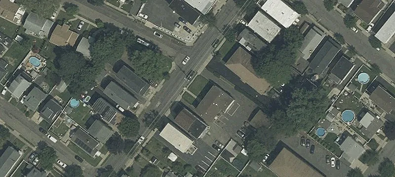 Well-Maintained 4-Unit Residential Building