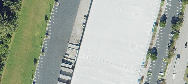 Distribution Warehouse with 39 Docks