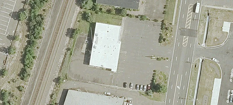 Retail Automotive Facility with Overhead Door
