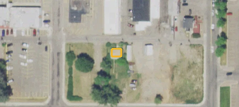Commercial Land with Garage