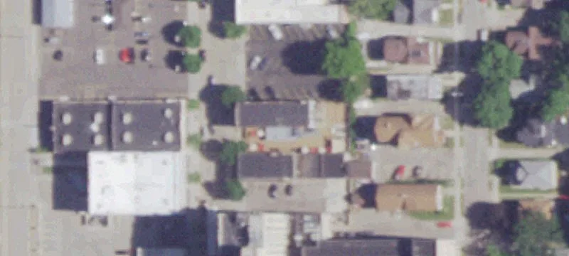 Mixed-Use Tavern with Sideyard