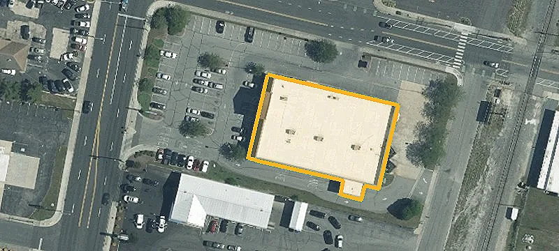 Retail Space in Prominent Corridor