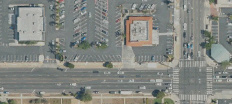 Retail Space on Victory Boulevard