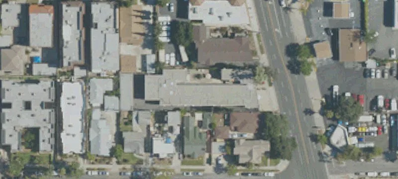 Apartment Building with Courtyard