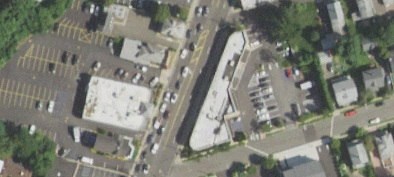 Retail Building with Freight Elevator