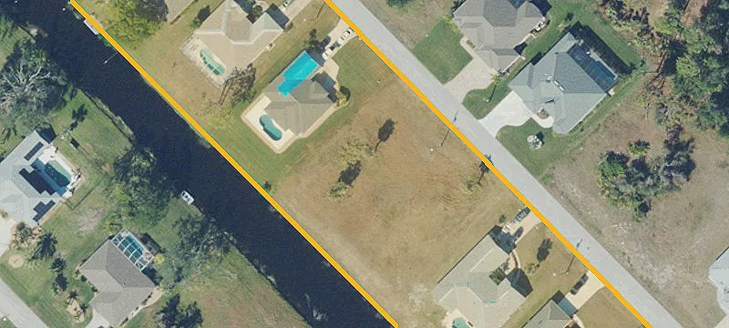 Freshwater Canal Buildable Lot