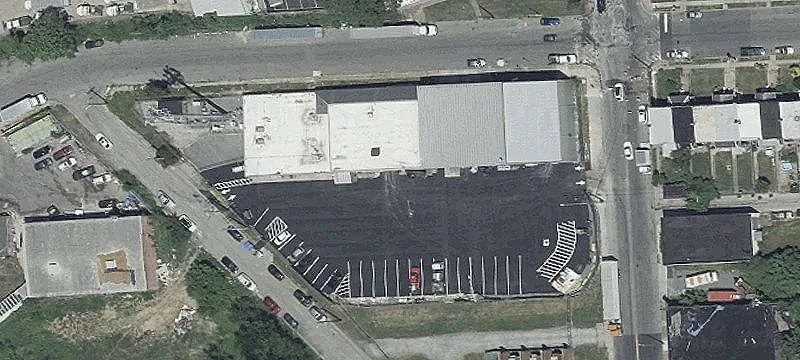 Warehouse with Yard and 7-Ton Crane