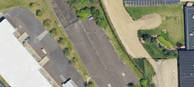 Warehouse with Tailgate and Drive-In