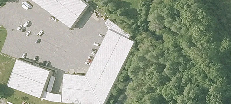 Warehouse with 14-Foot Door