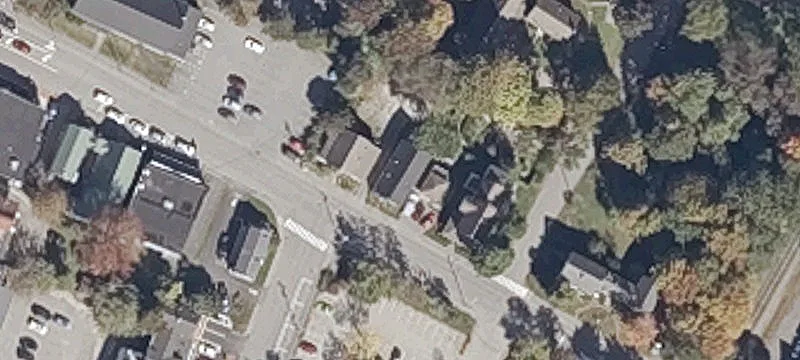 Mixed-Use Building with Apartment