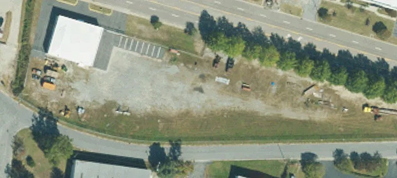 Flex Building with Fenced Yard