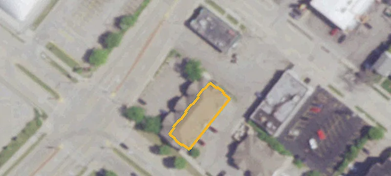 Retail Space With 3,600 SF