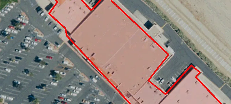 Retail Building with 30,000 SF